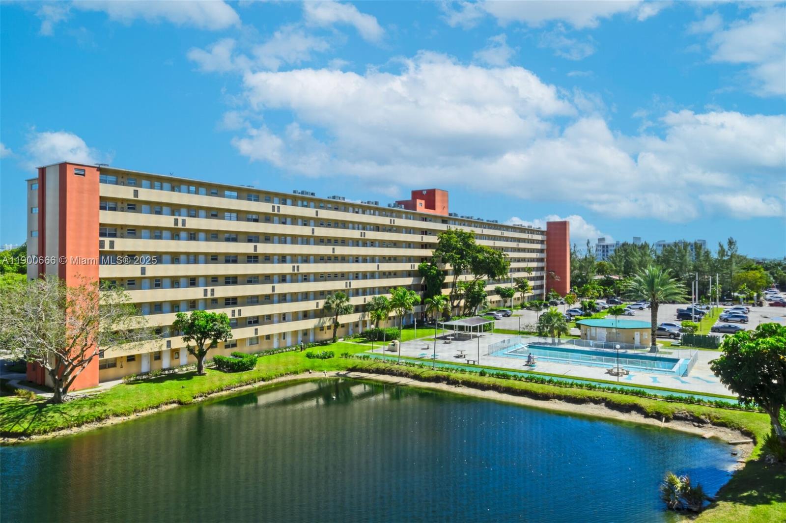 1770 NE 191st St #508-1