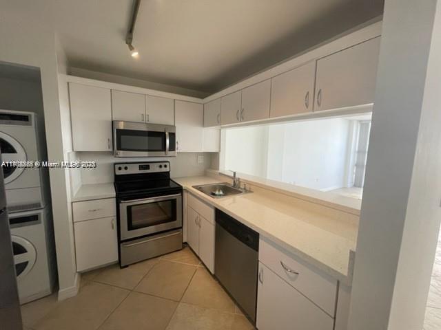 600 NE 36th St #1705