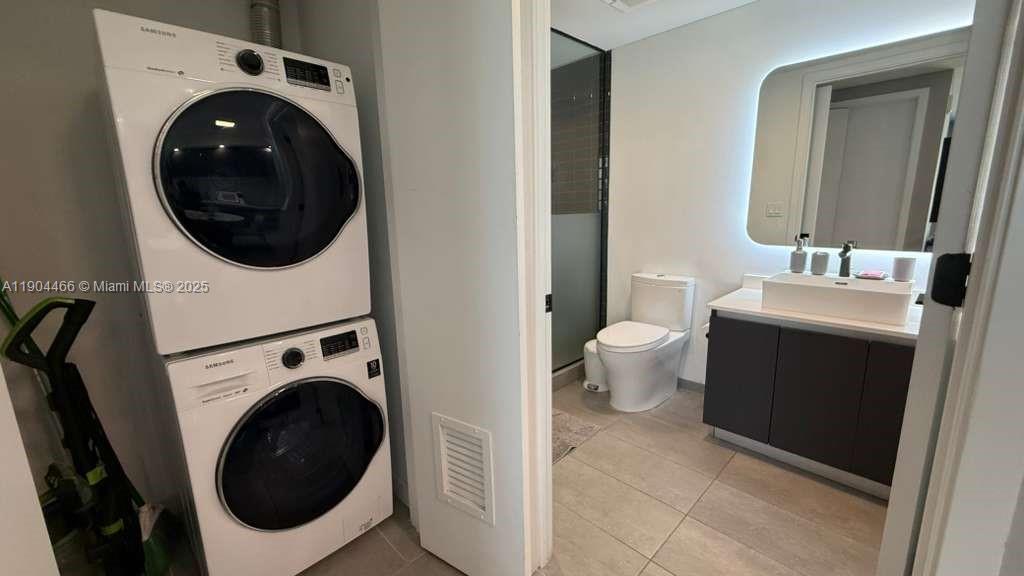 image Yotelpad Condominium10