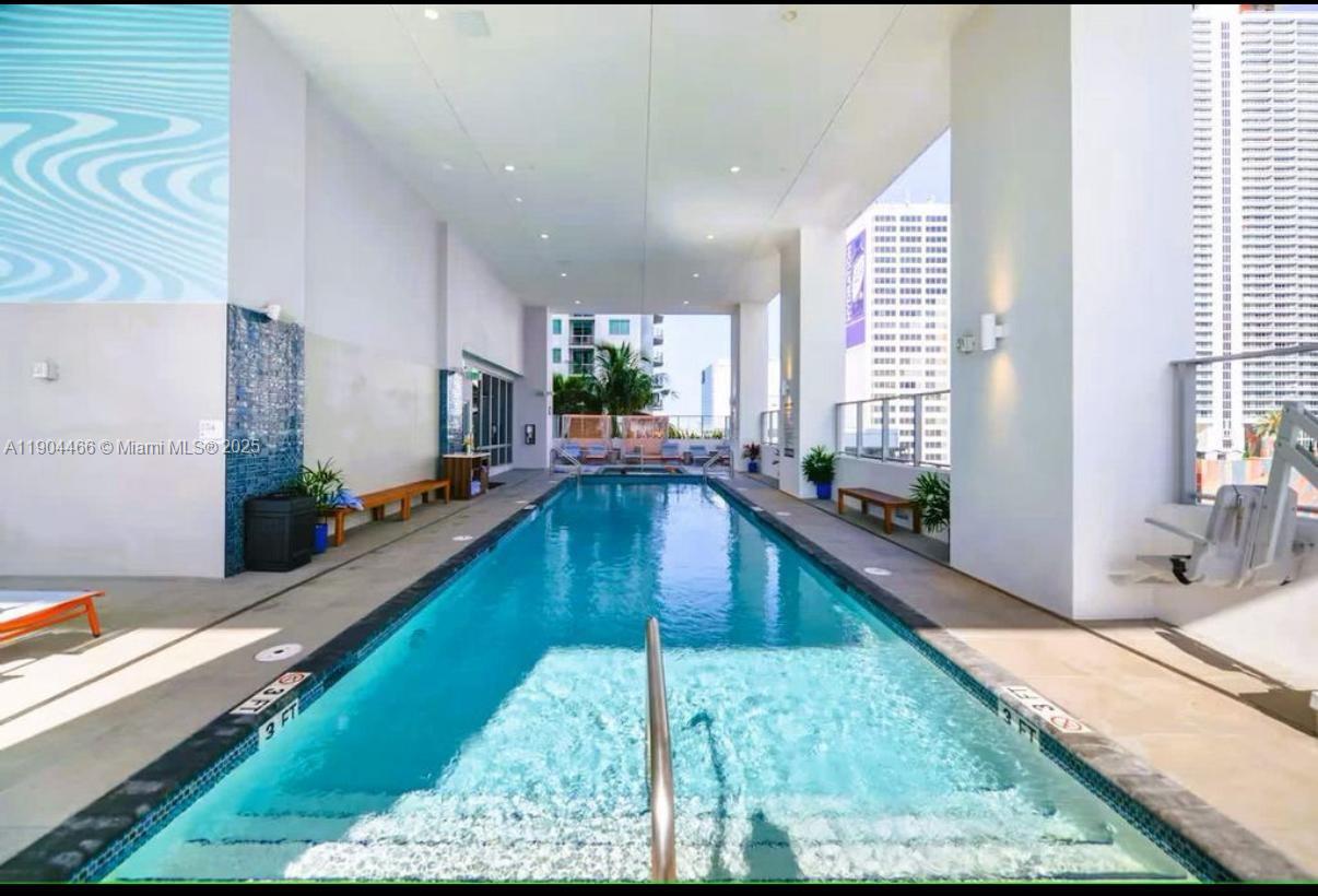 image Yotelpad Condominium15