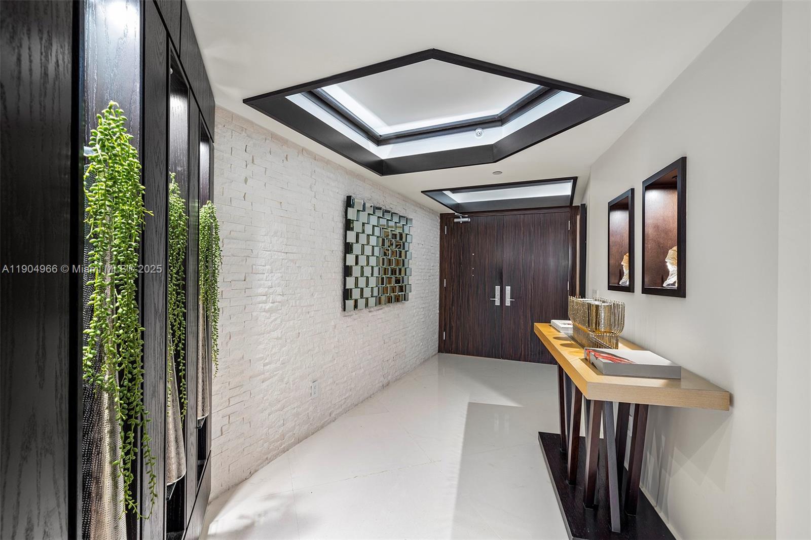 4775 Collins Ave #501 Miami Beach, FL 33140