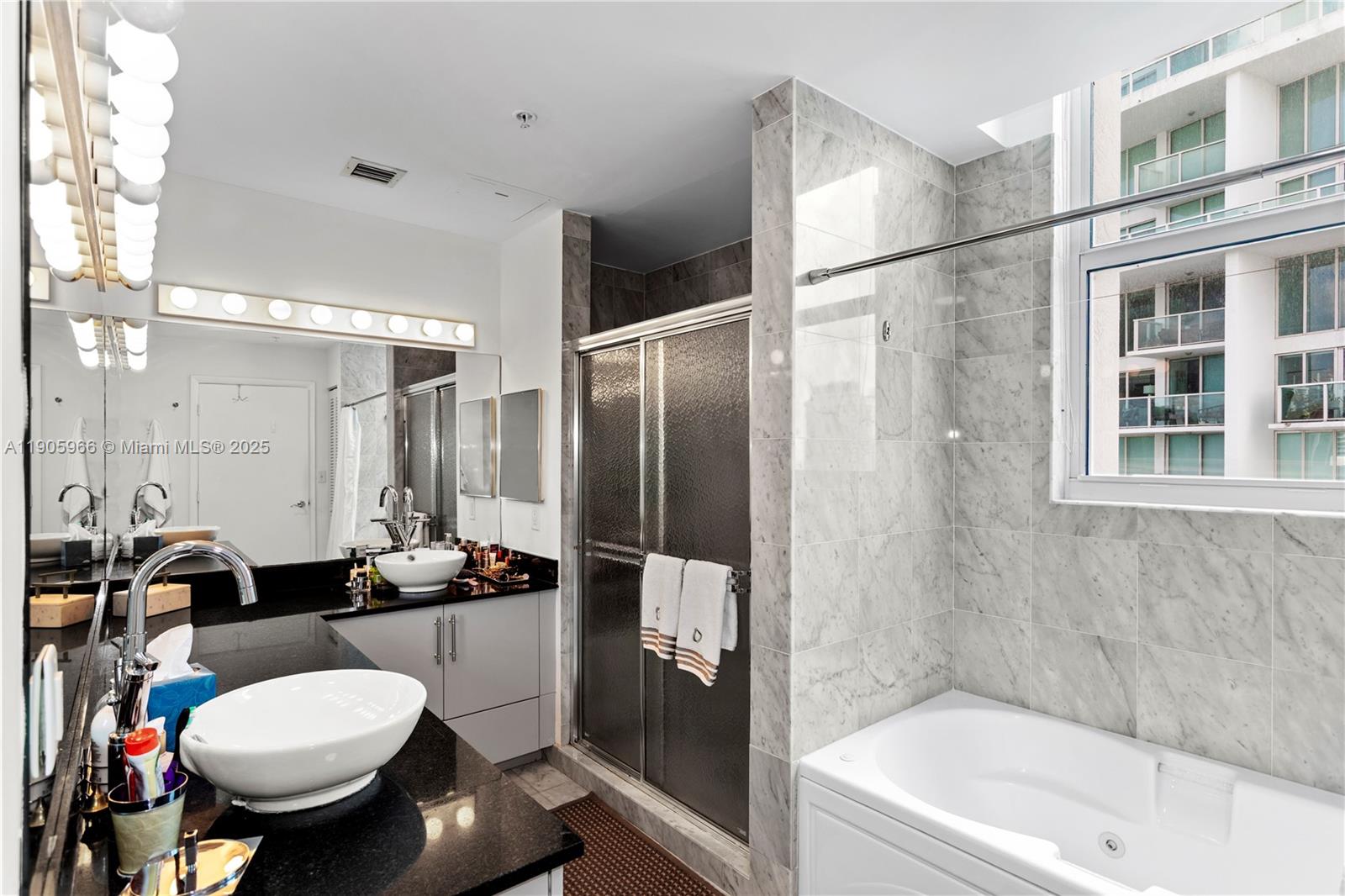 image Brickell On The River11