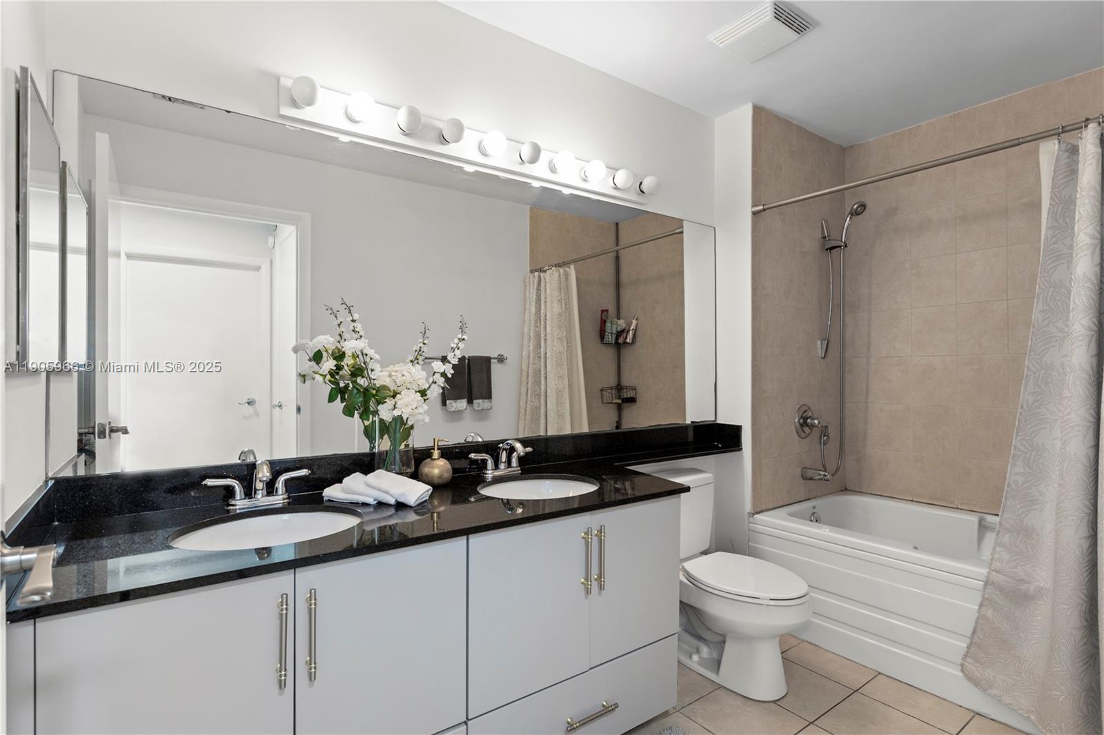 image Brickell On The River13