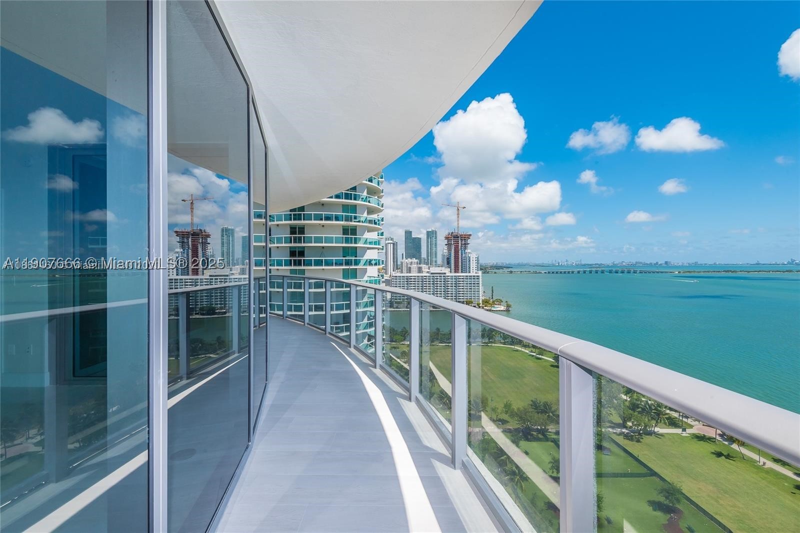 image Aria on the Bay34