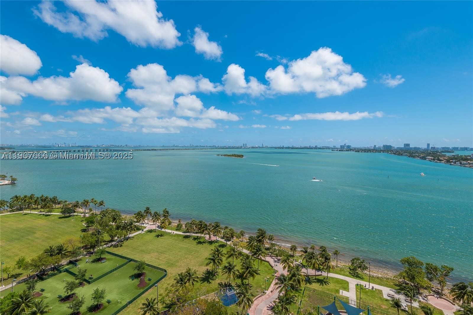 image Aria on the Bay37