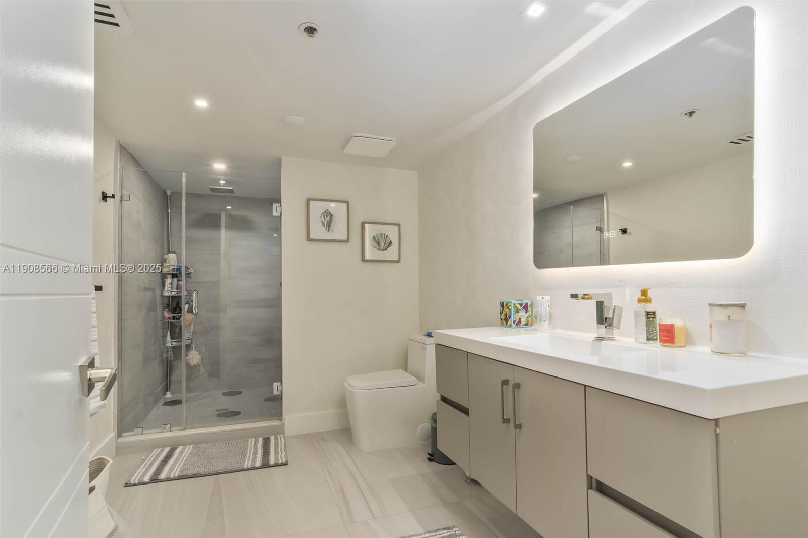 20355 NE 34th Ct #2728 Aventura, FL 33180