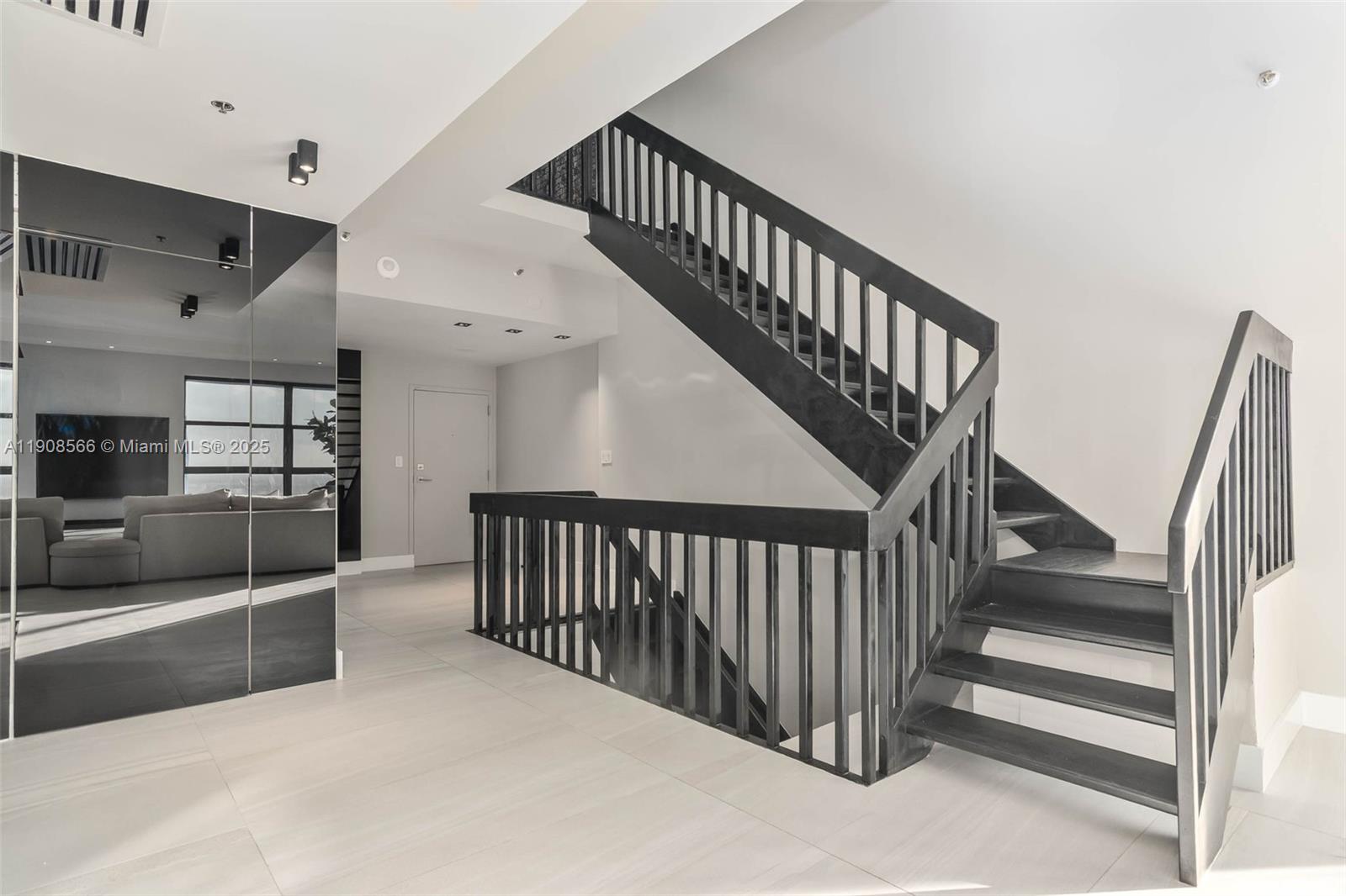 20355 NE 34th Ct #2728 Aventura, FL 33180