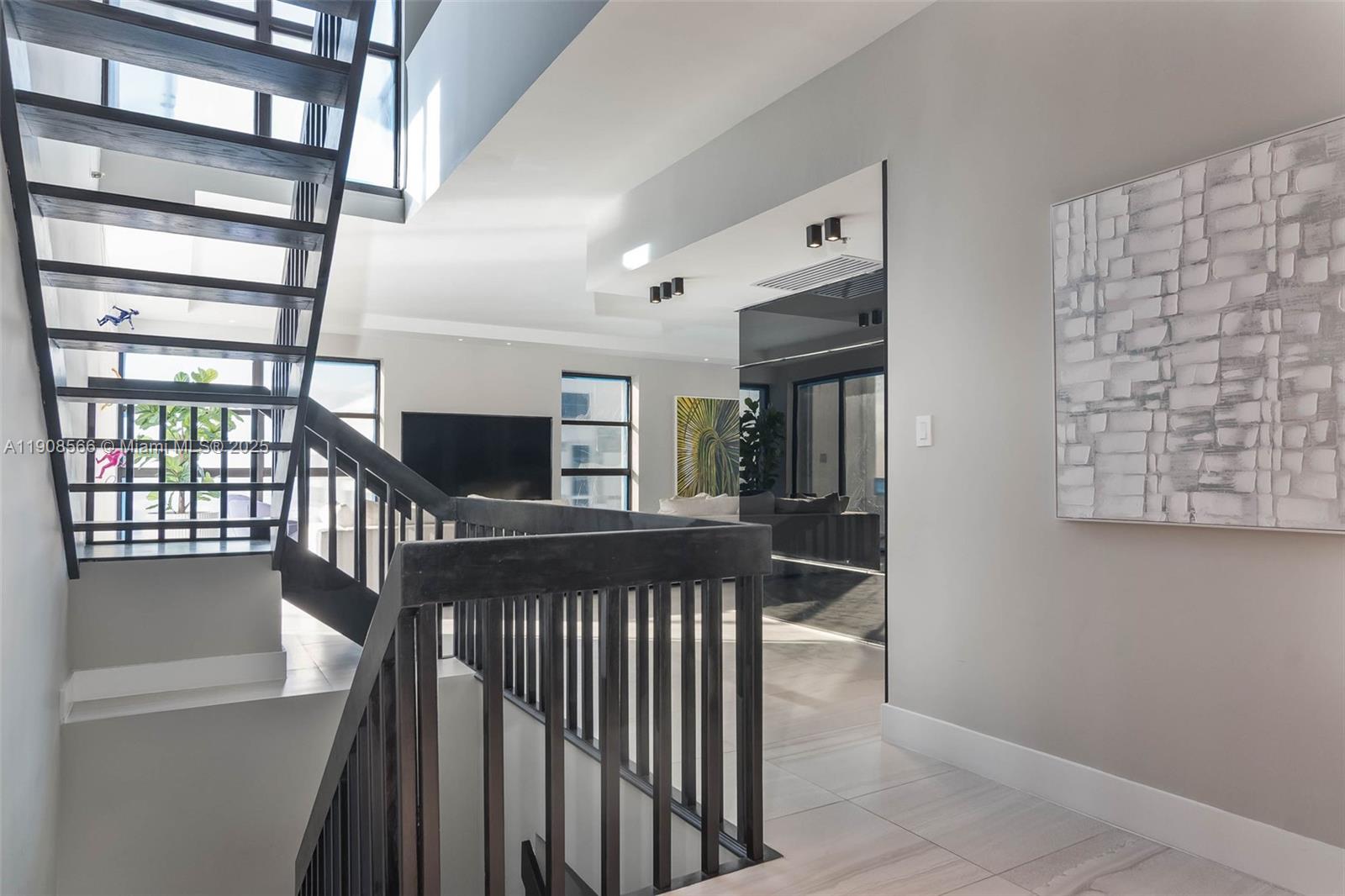 20355 NE 34th Ct #2728 Aventura, FL 33180