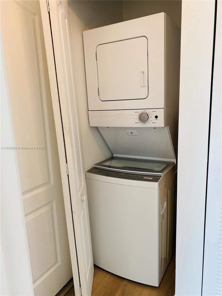 20 Calabria Ave #401 Coral Gables, FL 33134