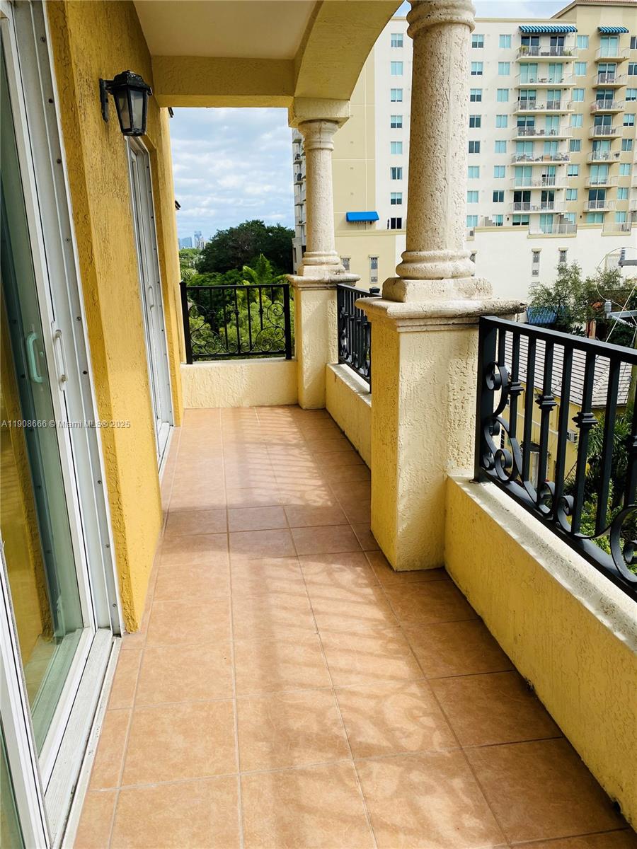 20 Calabria Ave #401 Coral Gables, FL 33134