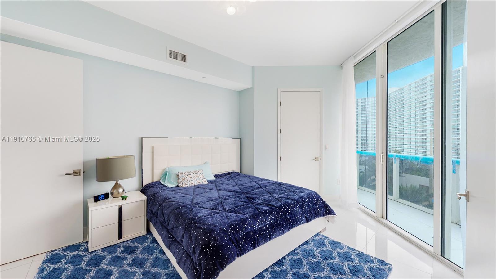 image Tdr Tower Iii Condo Unit10