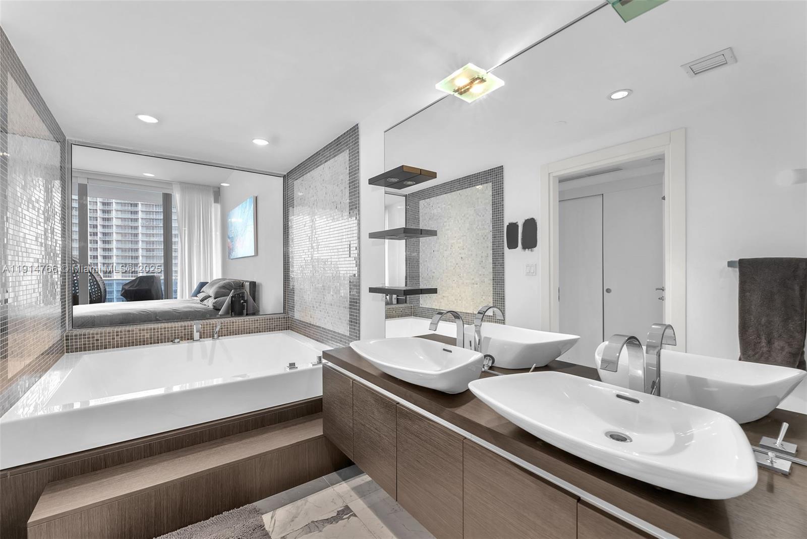 image Epic West Condo17