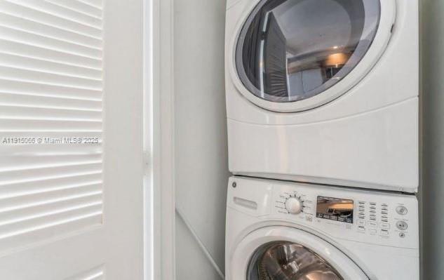 121 NE 34th St #2811 Miami, FL 33137