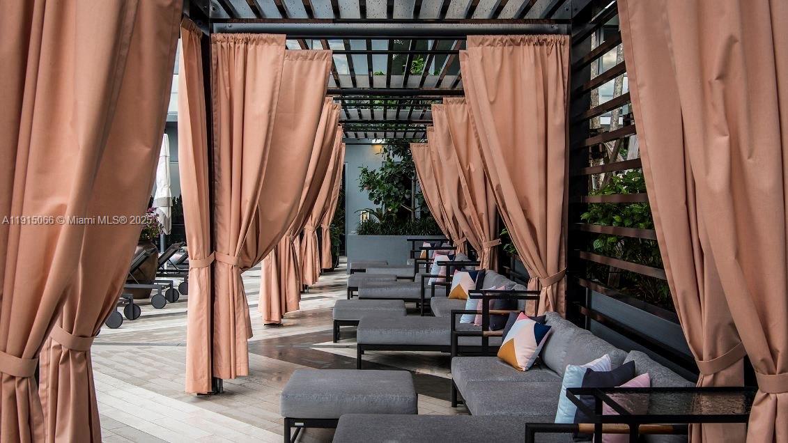 121 NE 34th St #2811 Miami, FL 33137