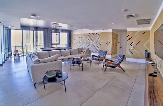 121 NE 34th St #2811 Miami, FL 33137