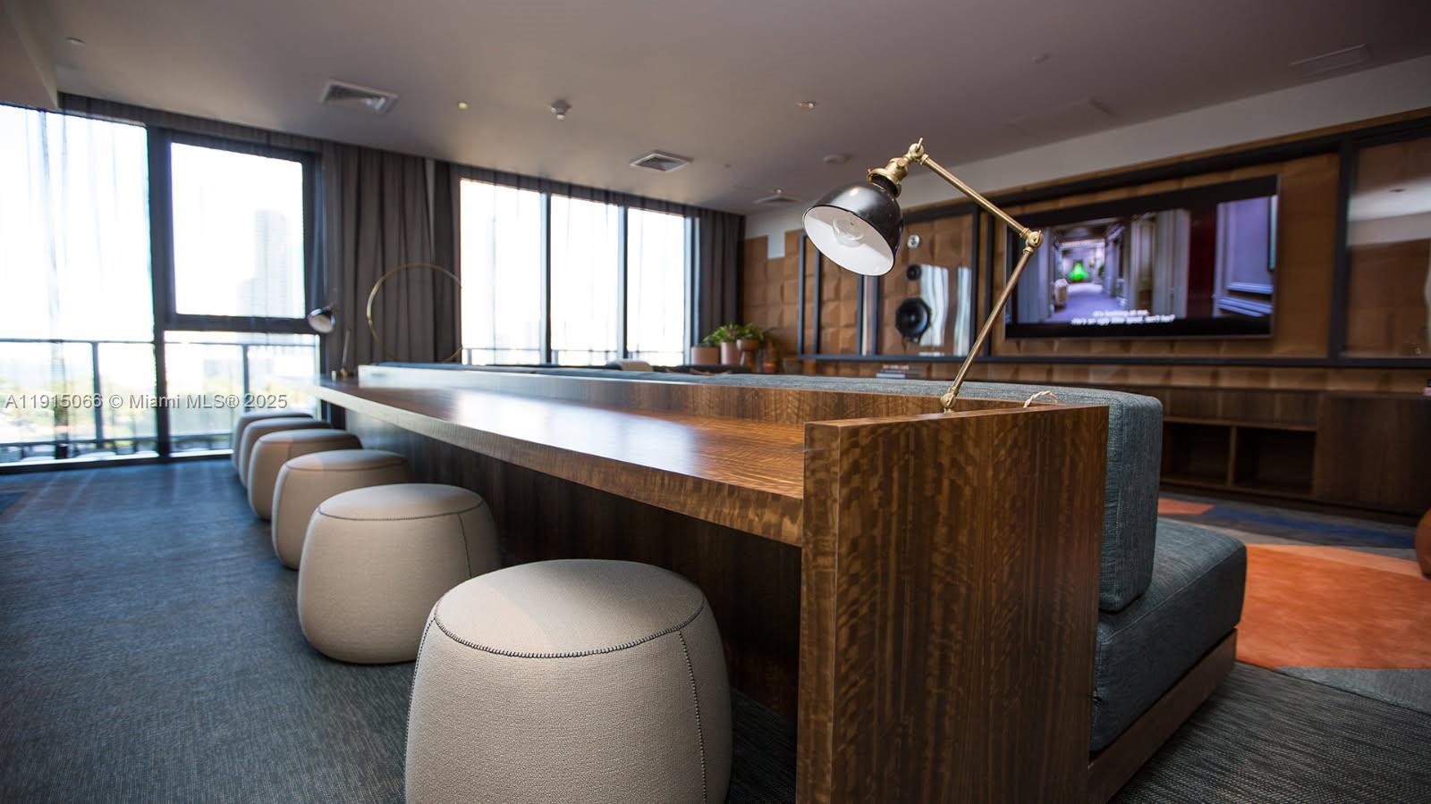 121 NE 34th St #2811 Miami, FL 33137