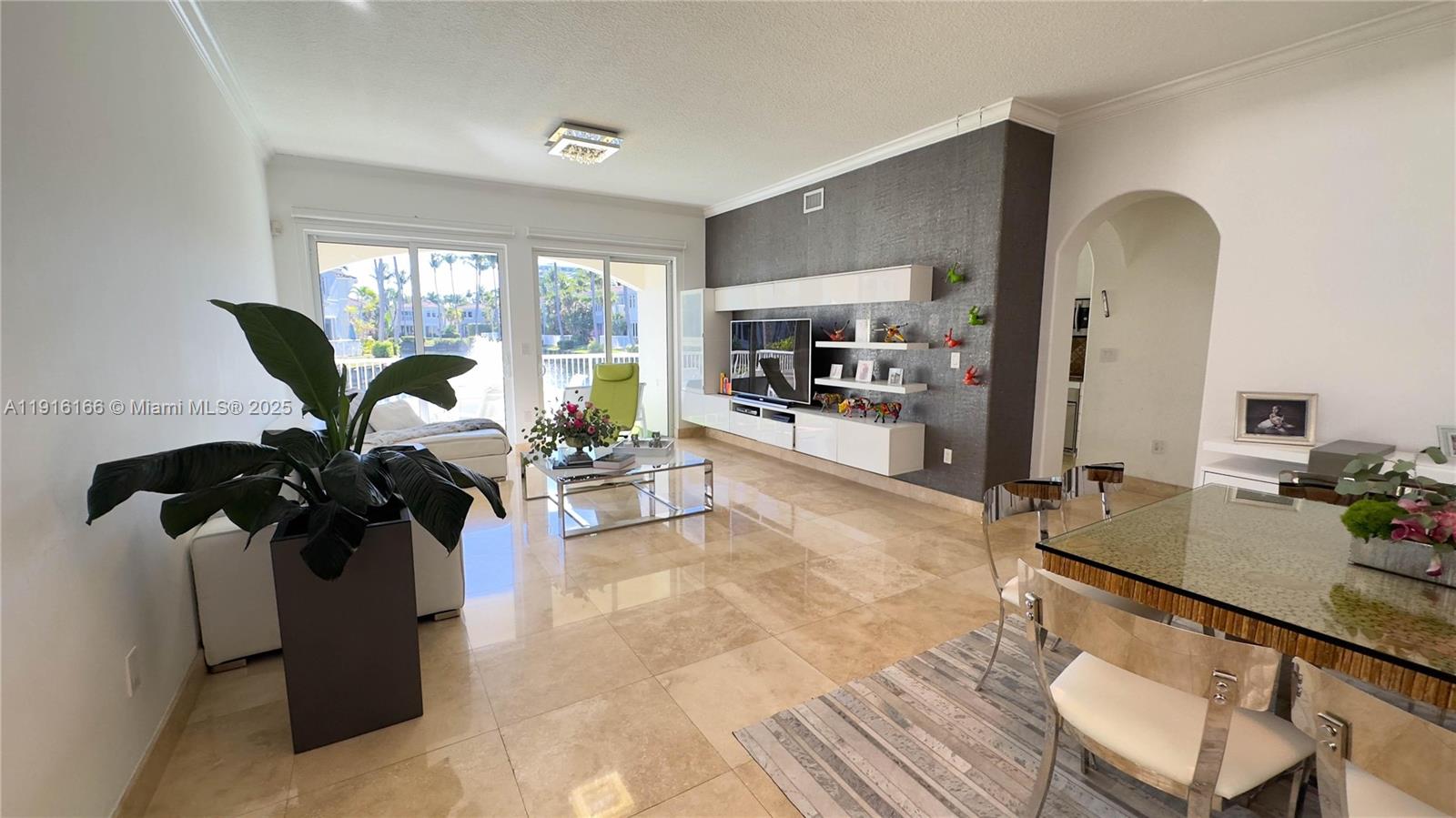 3024 NE 210th St Aventura, FL 33180