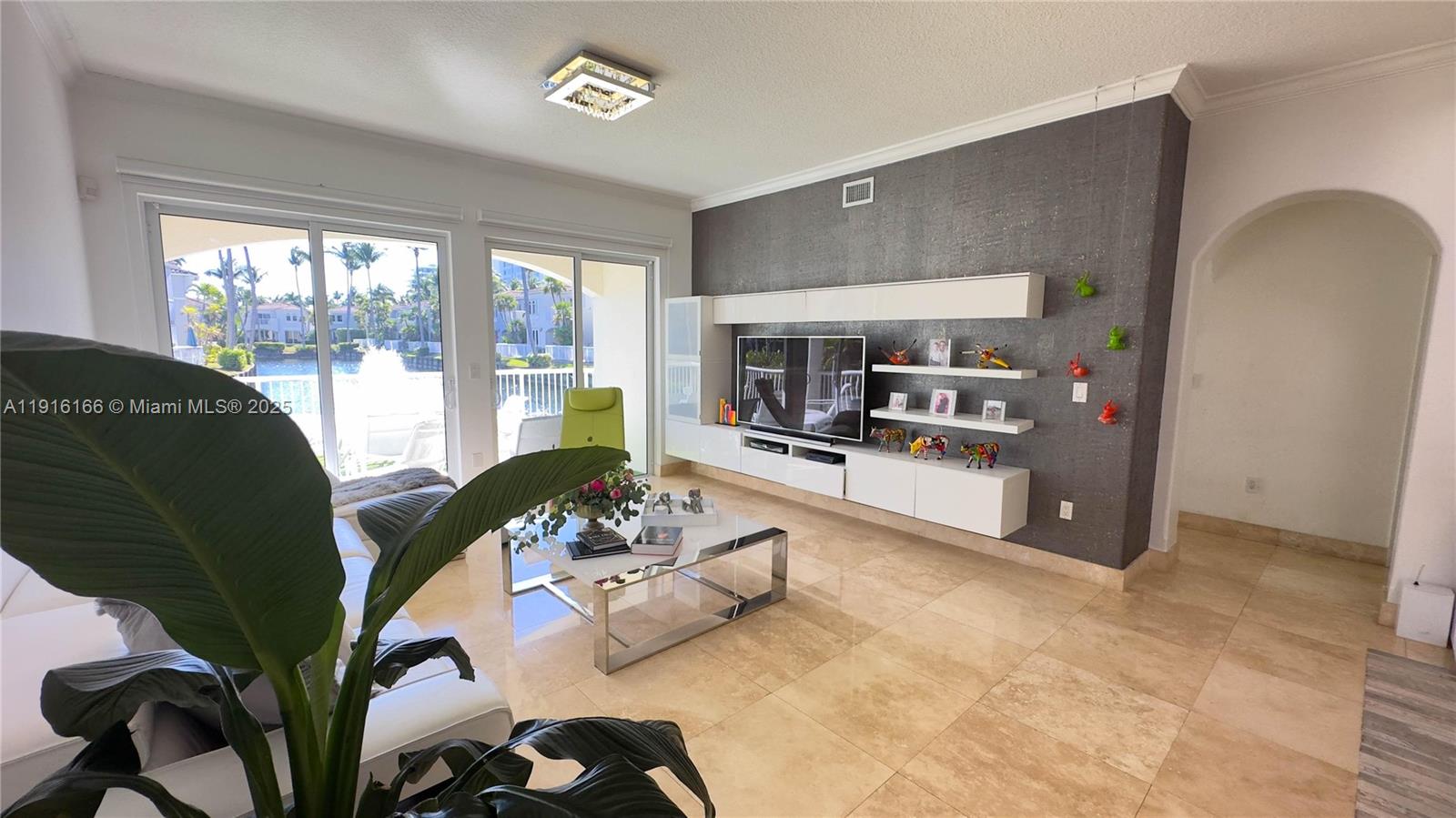 3024 NE 210th St Aventura, FL 33180