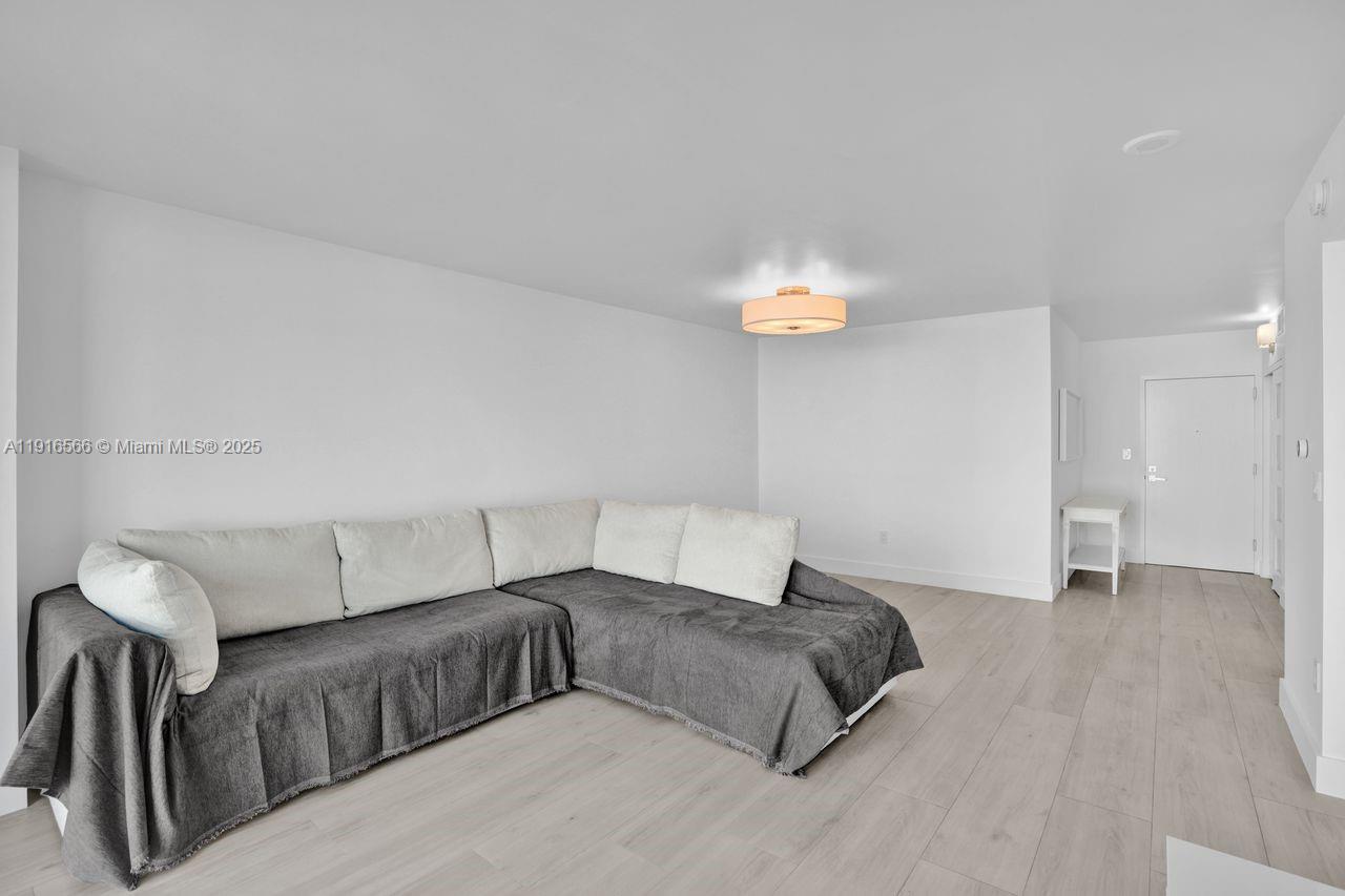 90 Alton Rd #1907 Miami Beach, FL 33139