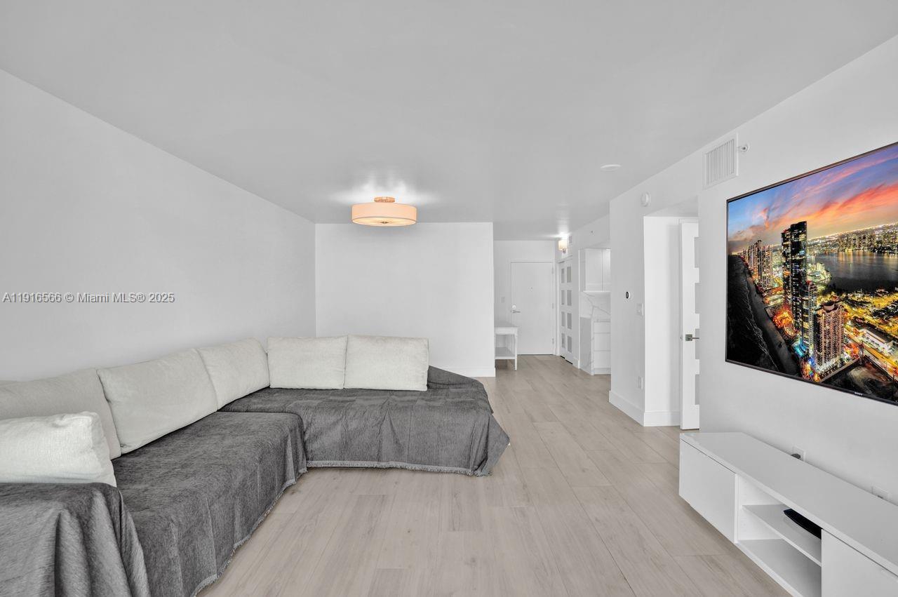 90 Alton Rd #1907 Miami Beach, FL 33139