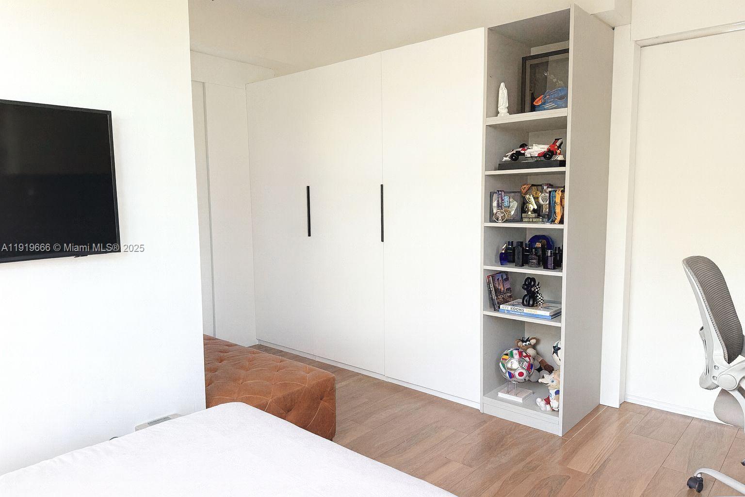 711 Crandon Blvd #401 Key Biscayne, FL 33149