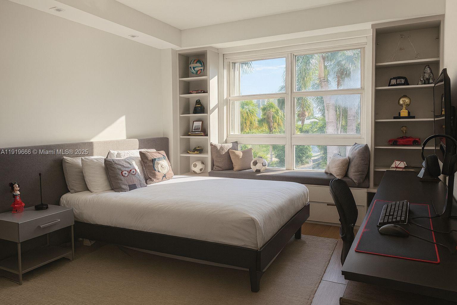 711 Crandon Blvd #401 Key Biscayne, FL 33149