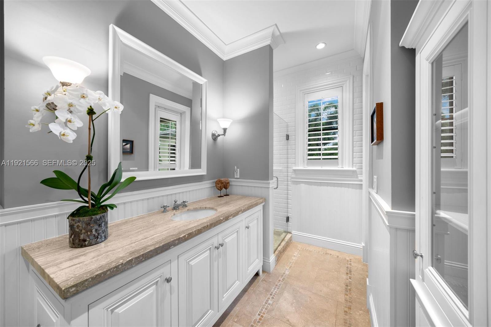 8010 Ponce De Leon Rd Miami, FL 33143