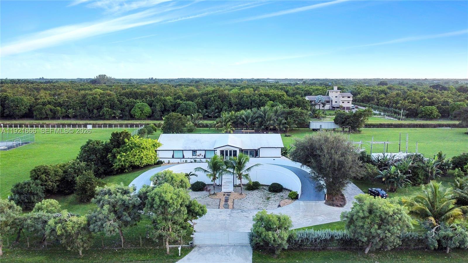 19870 SW 190th St Miami, FL 33187