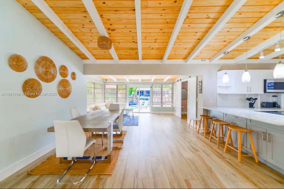 2443 Tortugas Ln Fort Lauderdale, FL 33312