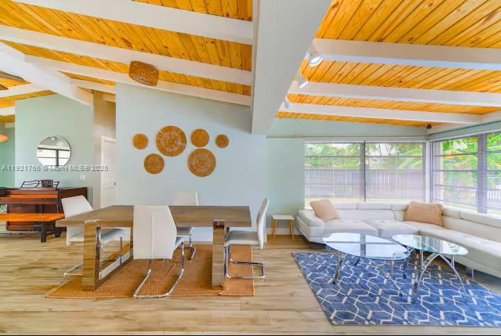 2443 Tortugas Ln Fort Lauderdale, FL 33312