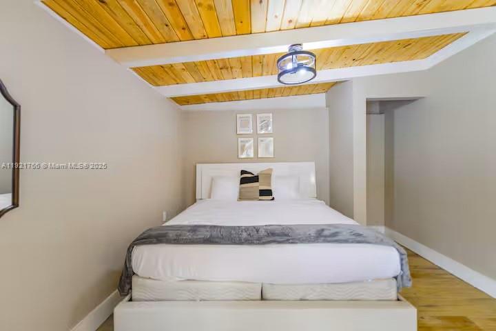 2443 Tortugas Ln Fort Lauderdale, FL 33312