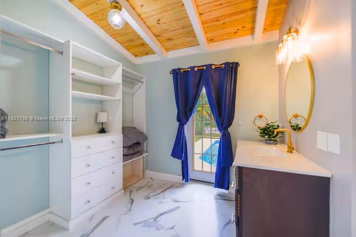 2443 Tortugas Ln Fort Lauderdale, FL 33312