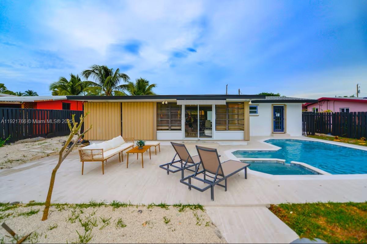 2443 Tortugas Ln Fort Lauderdale, FL 33312