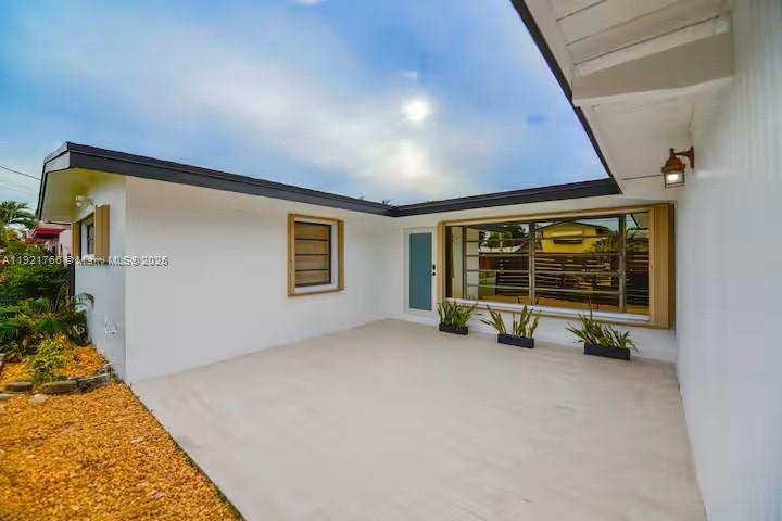 2443 Tortugas Ln Fort Lauderdale, FL 33312