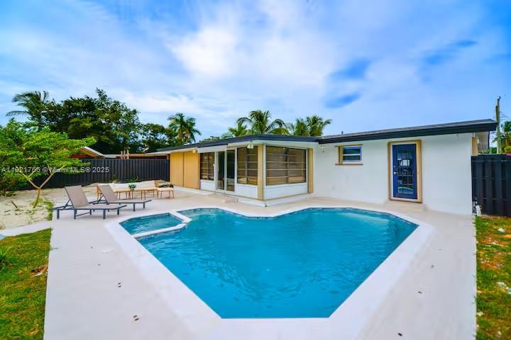 2443 Tortugas Ln Fort Lauderdale, FL 33312