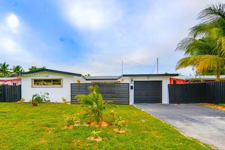 2443 Tortugas Ln Fort Lauderdale, FL 33312