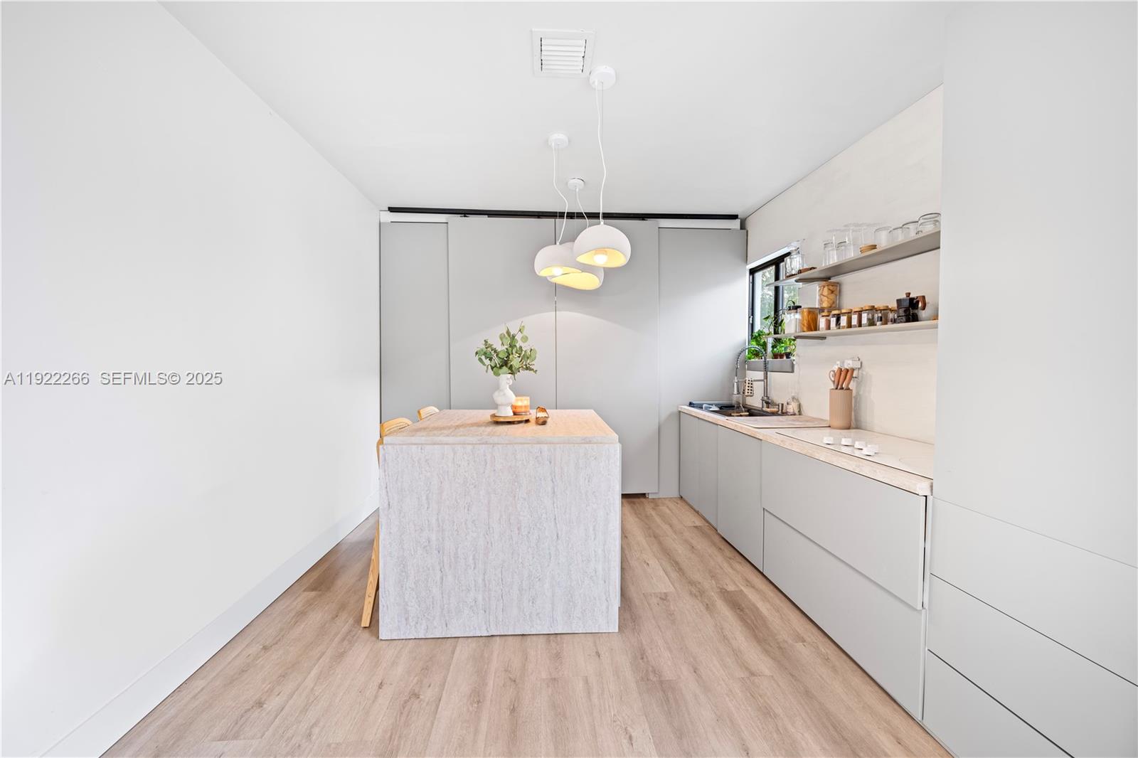 1910 NW 47th St Miami, FL 33142