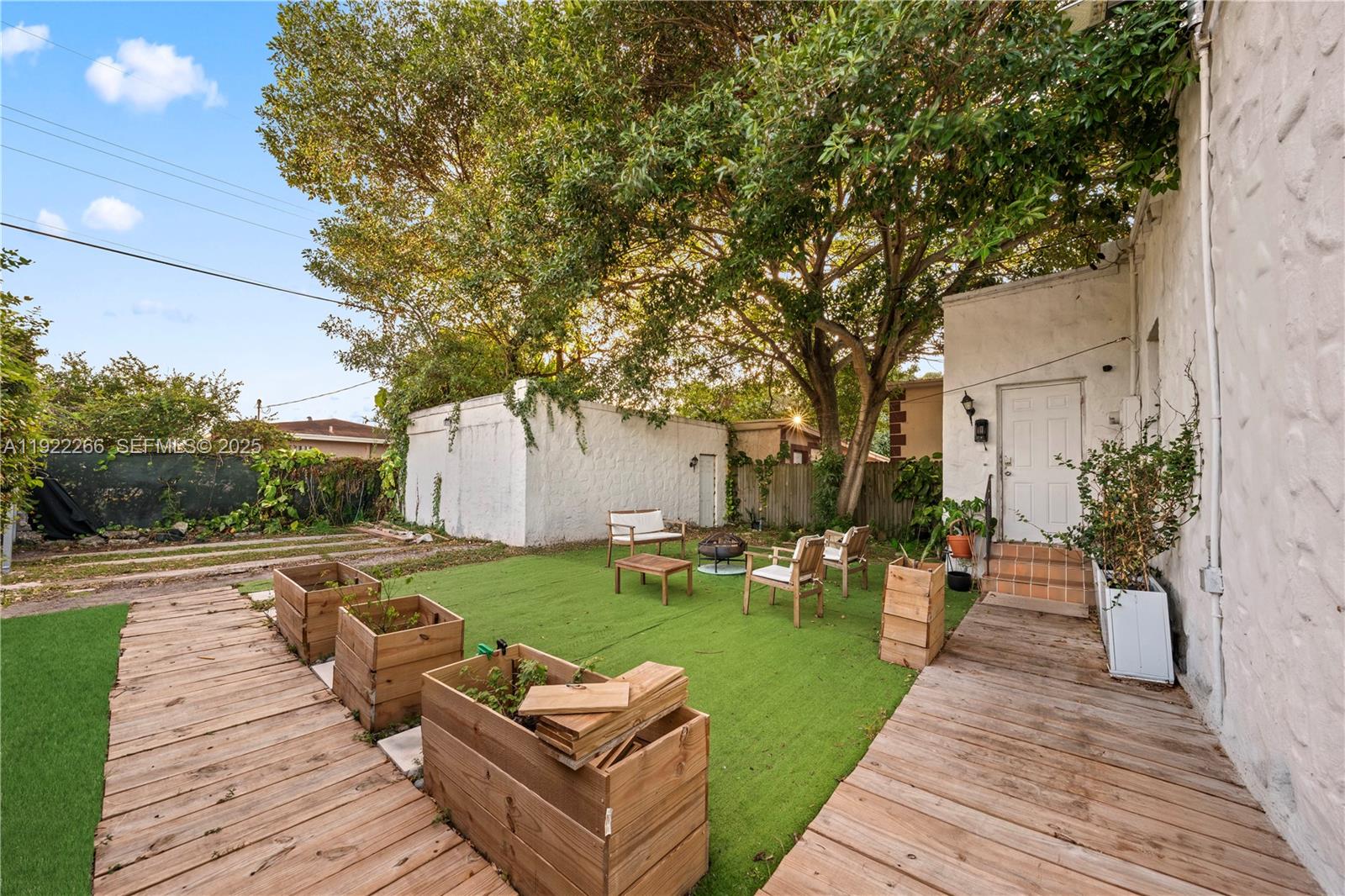 1910 NW 47th St Miami, FL 33142