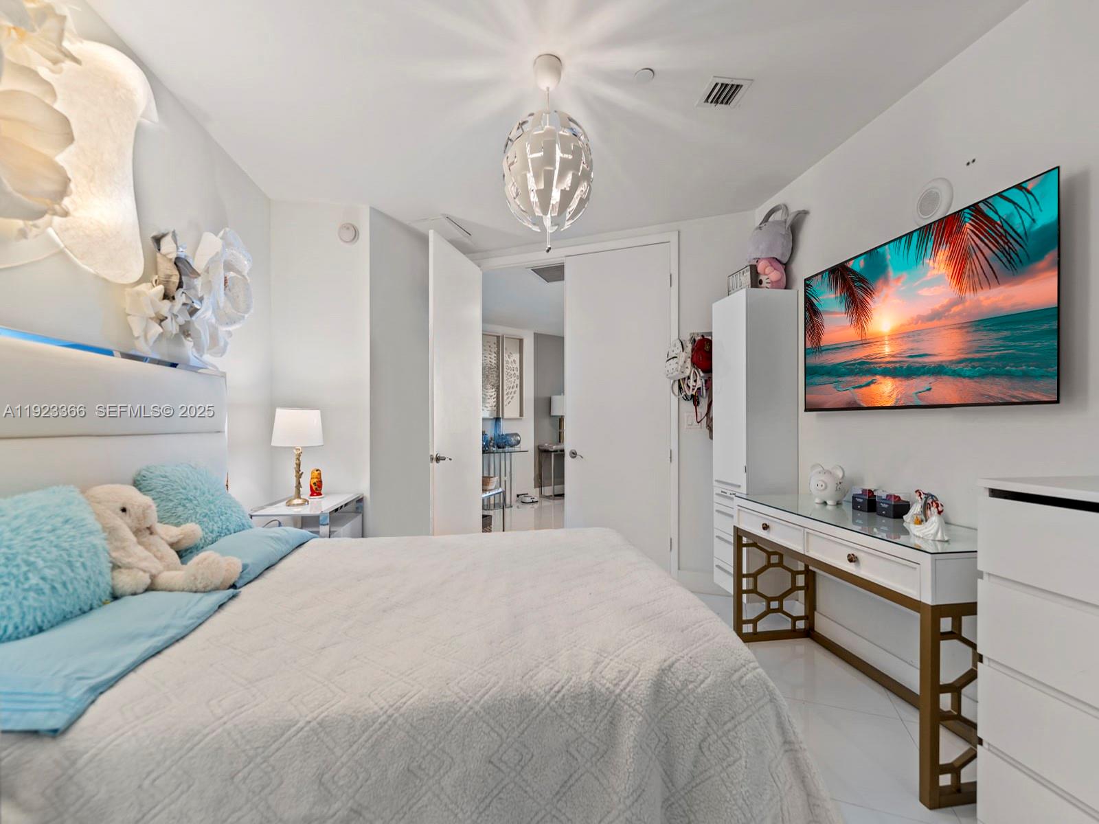 15901 Collins Ave #403 Sunny Isles Beach, FL 33160