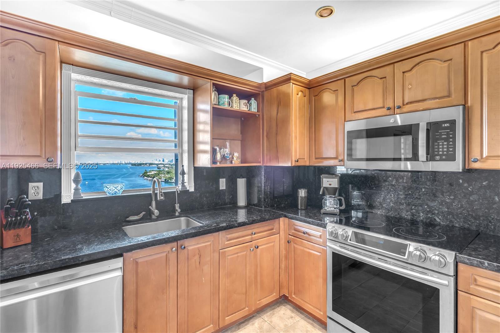 1865 79th St Cswy #PHI North Bay Village, FL 33141