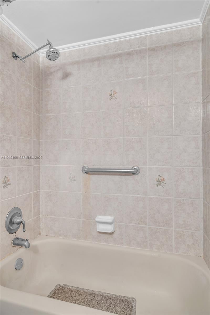 1865 79th St Cswy #PHI North Bay Village, FL 33141