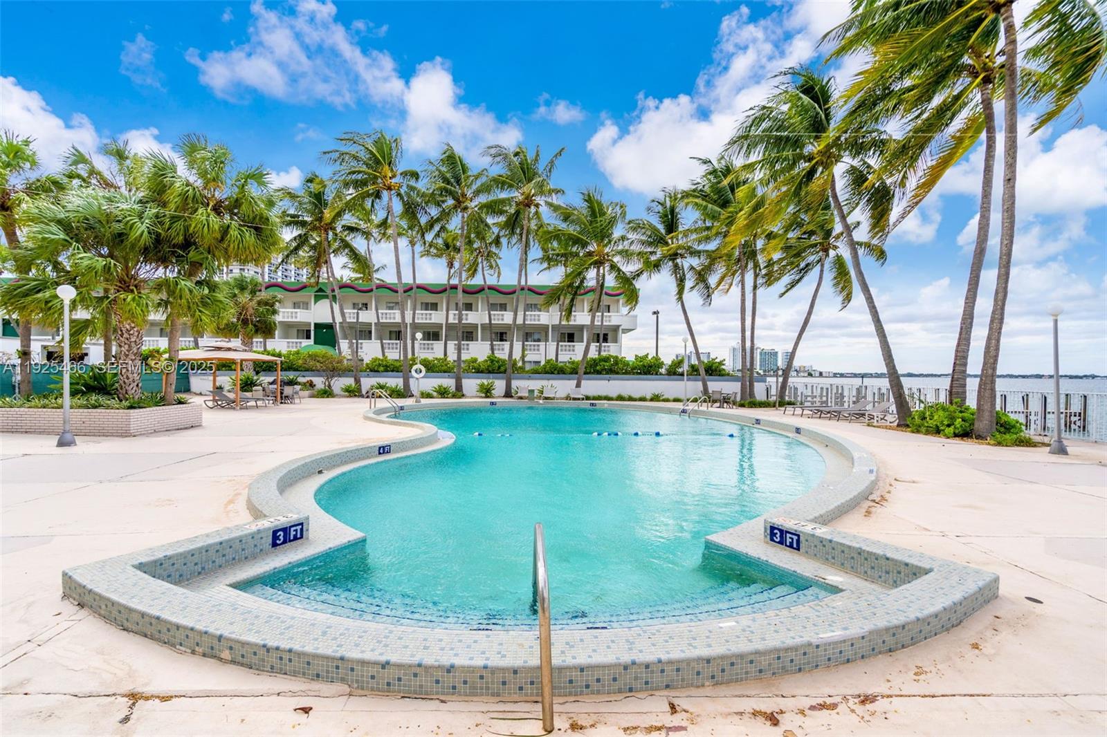 1865 79th St Cswy #PHI North Bay Village, FL 33141