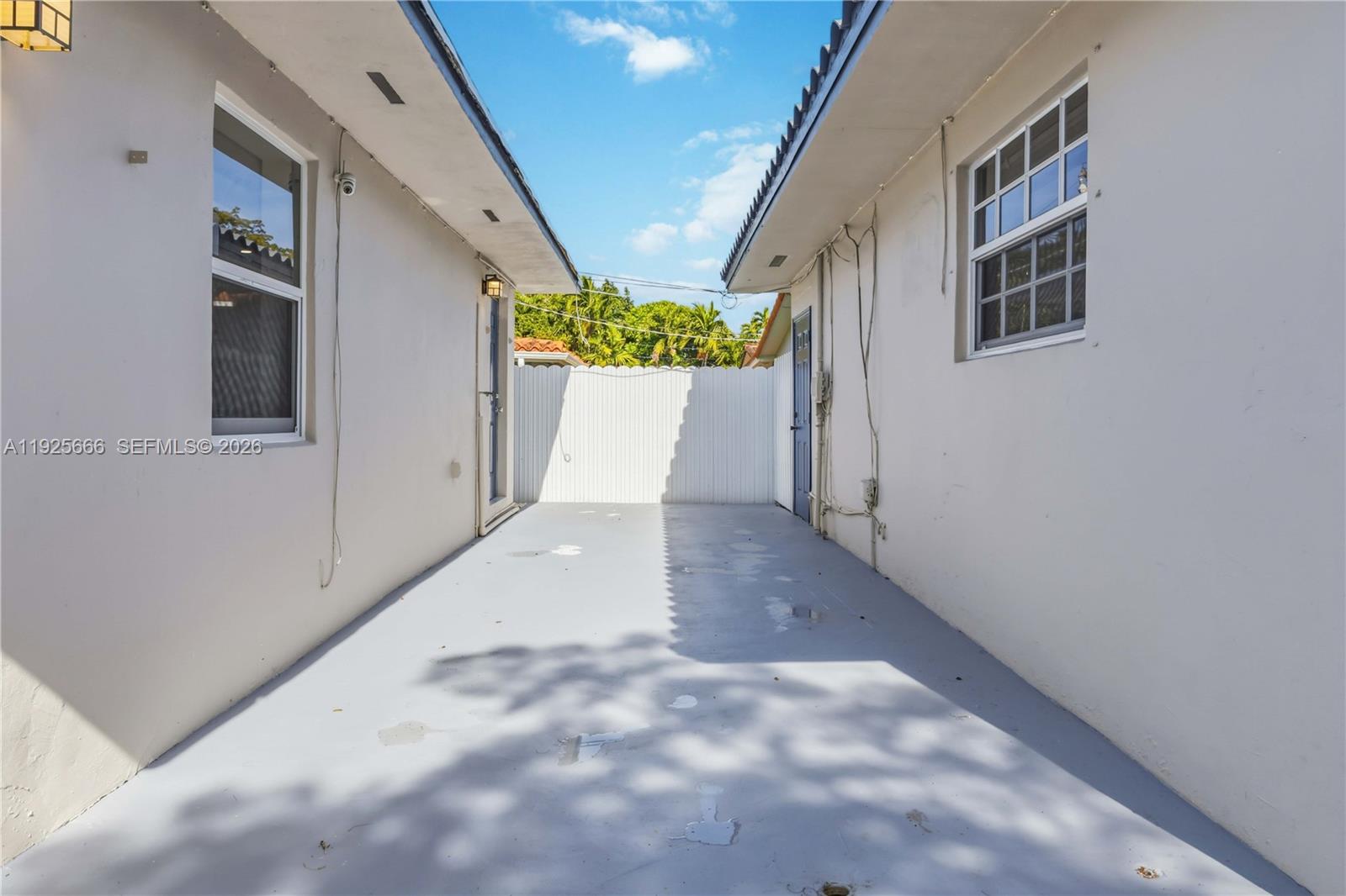 3240 SW 69th Ave #2 Miami, FL 33155