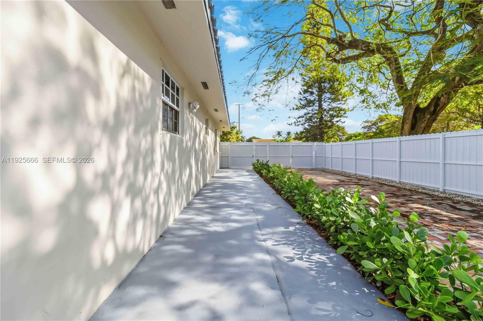 3240 SW 69th Ave #2 Miami, FL 33155