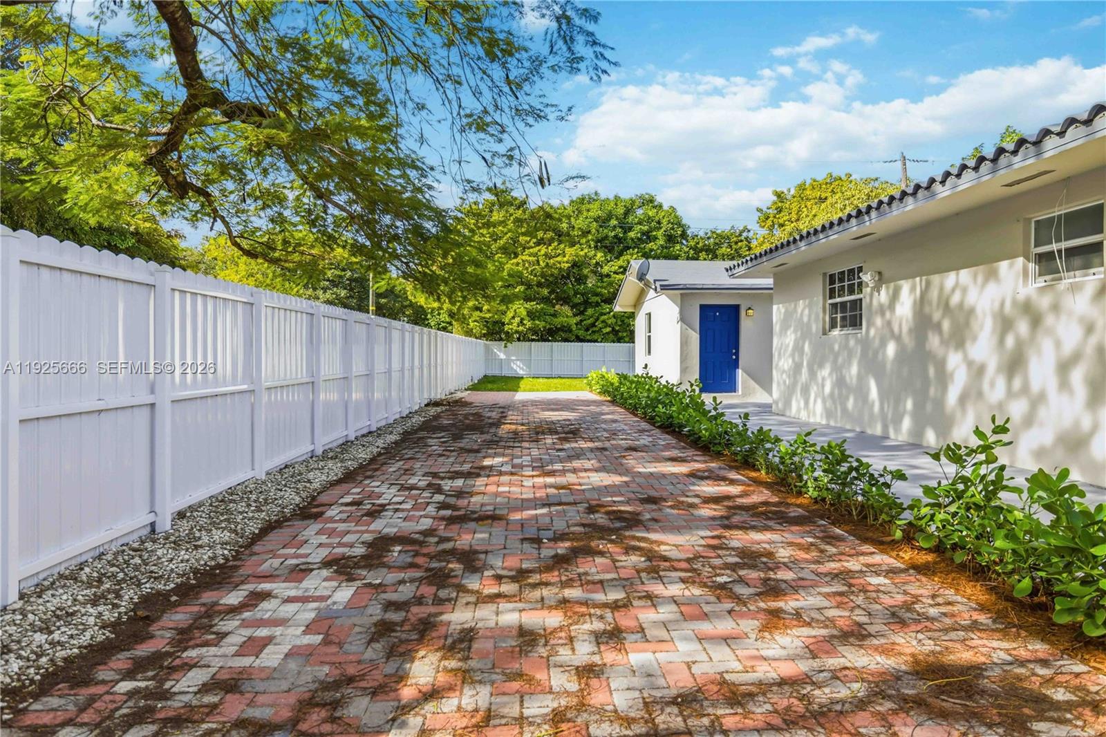 3240 SW 69th Ave #2 Miami, FL 33155