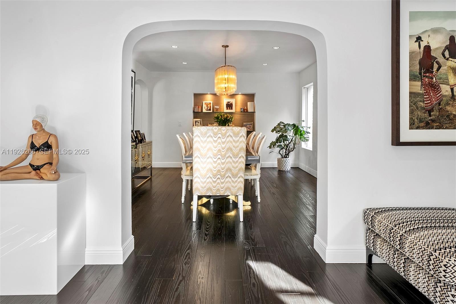 2729 N Bay Rd Miami Beach, FL 33140