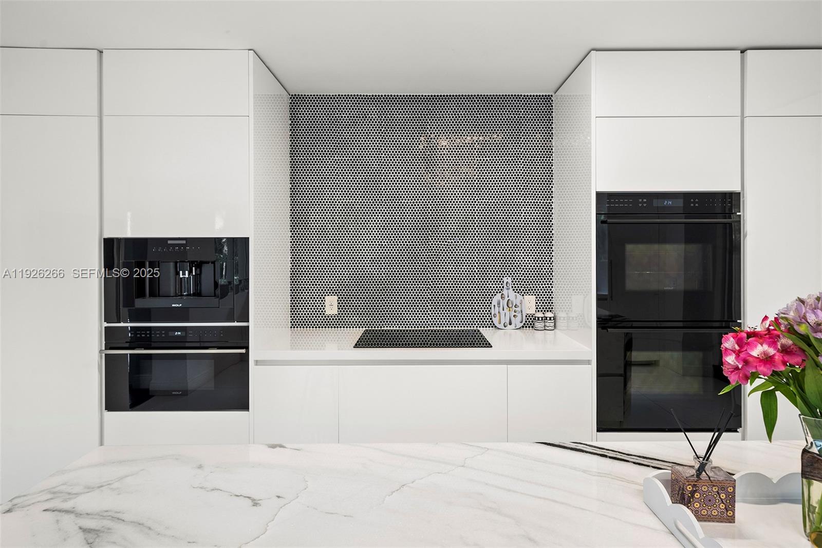 2729 N Bay Rd Miami Beach, FL 33140