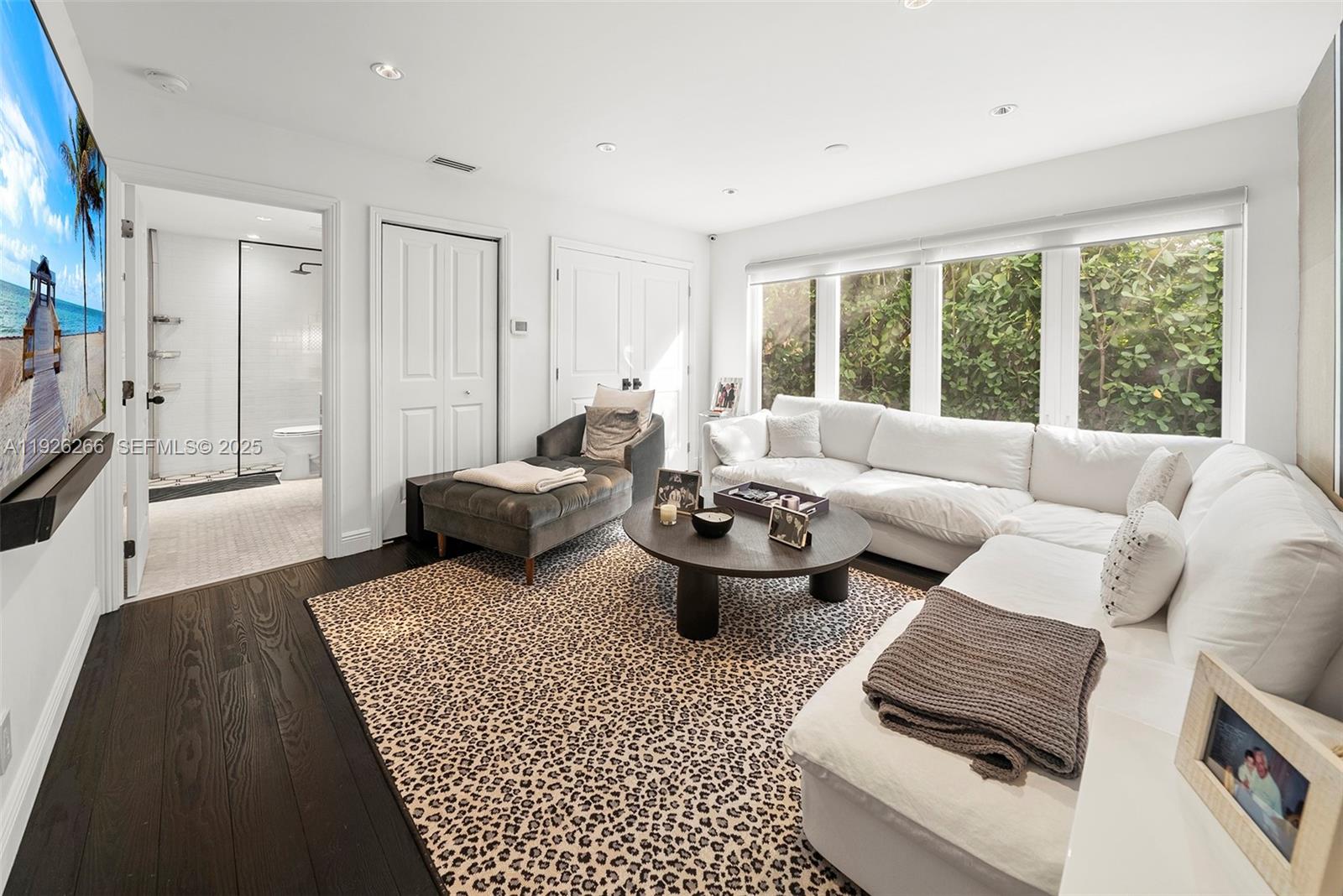 2729 N Bay Rd Miami Beach, FL 33140