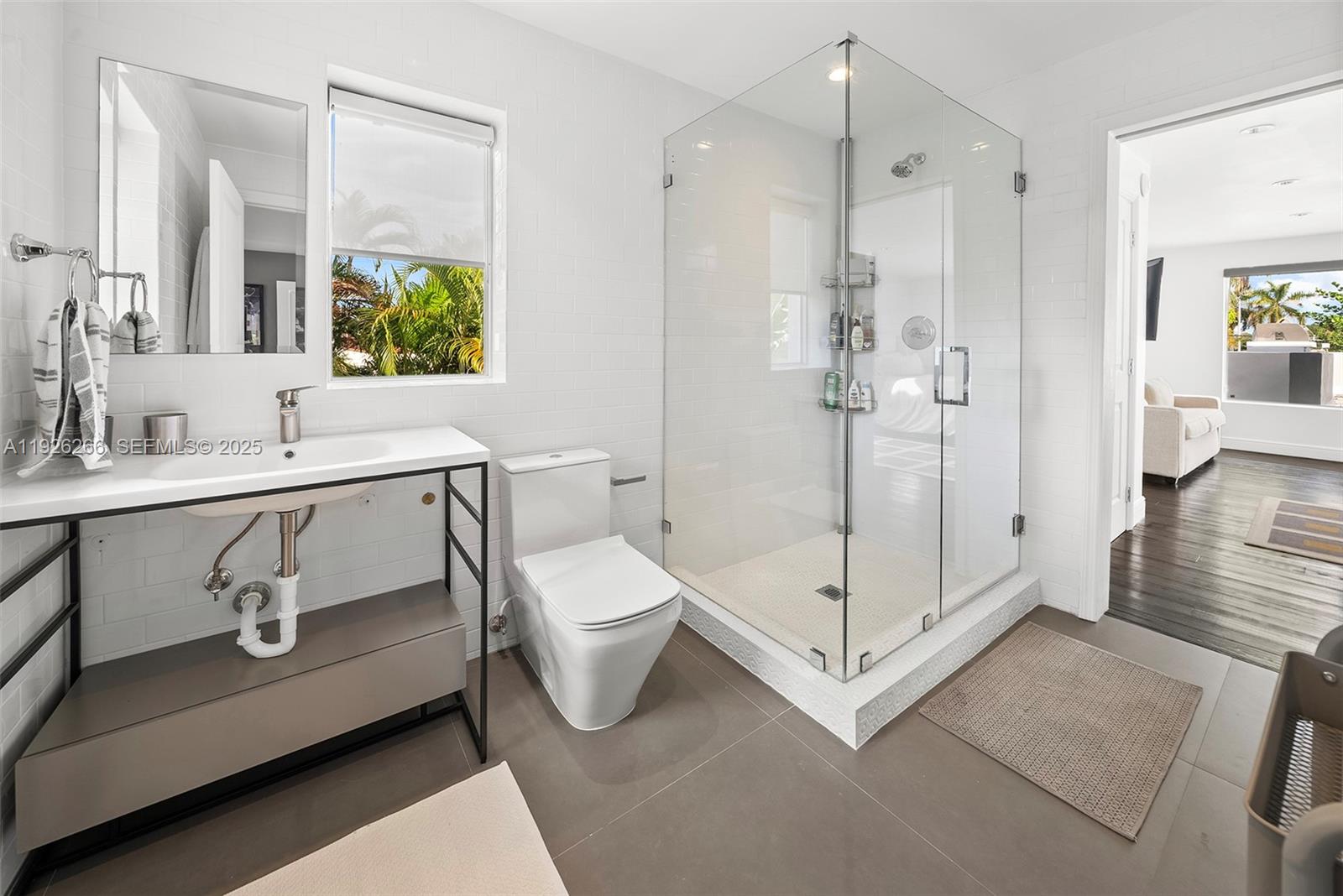 2729 N Bay Rd Miami Beach, FL 33140