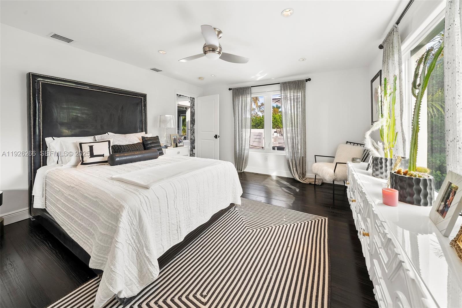 2729 N Bay Rd Miami Beach, FL 33140